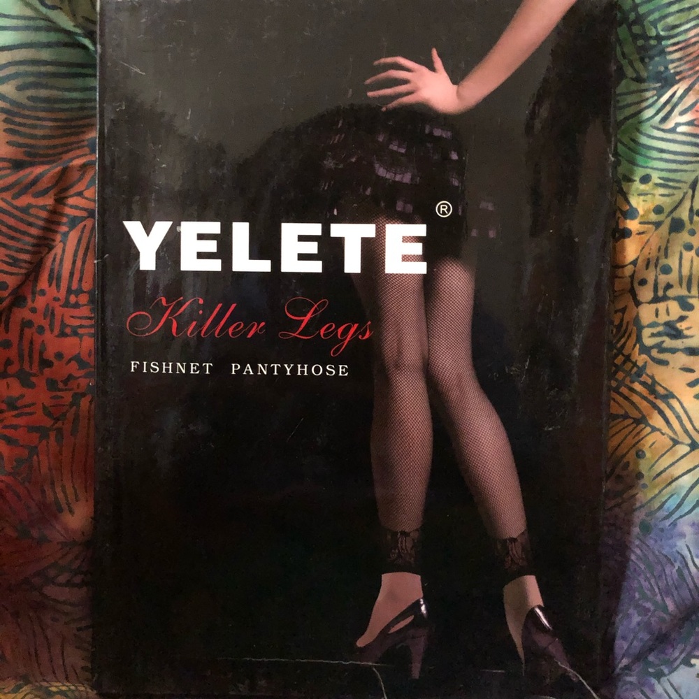 Killer legs pantyhose by Yelete.